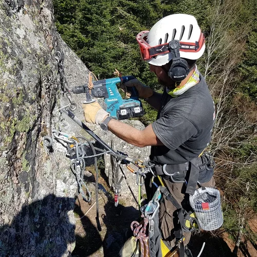 Spécialistes de la construction en hauteur pour les activités de loisirs en France, Antipodes Constructions