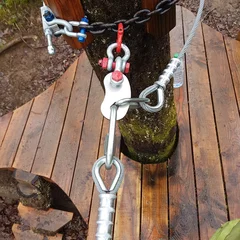 Construction de parcours acrobatiques en hauteur et accrobranches