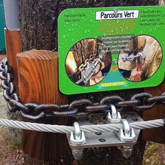 Construction de parcours acrobatiques en hauteur et accrobranches