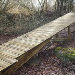 Construction de parcours acrobatiques en hauteur et accrobranches