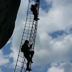 Conception, réalisation et entretien de via ferrata par Antipodes Constructions